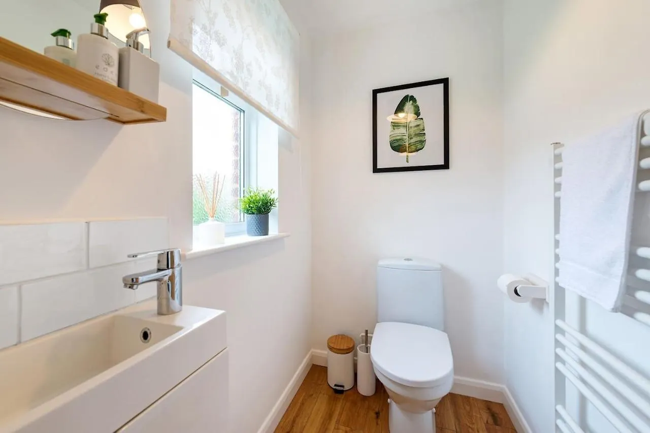 אקסטר Luxury Detached 4 Bedroom House דירה