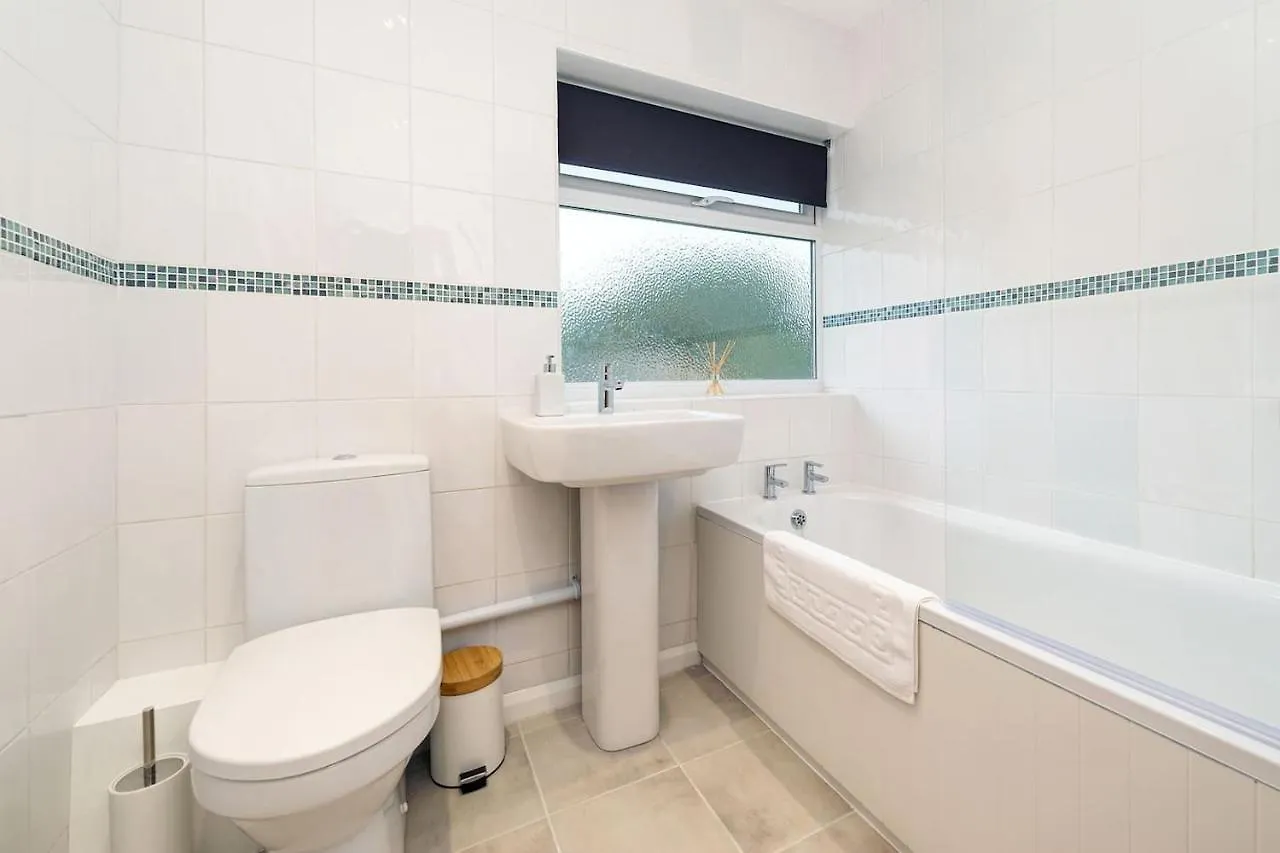 אקסטר Luxury Detached 4 Bedroom House
