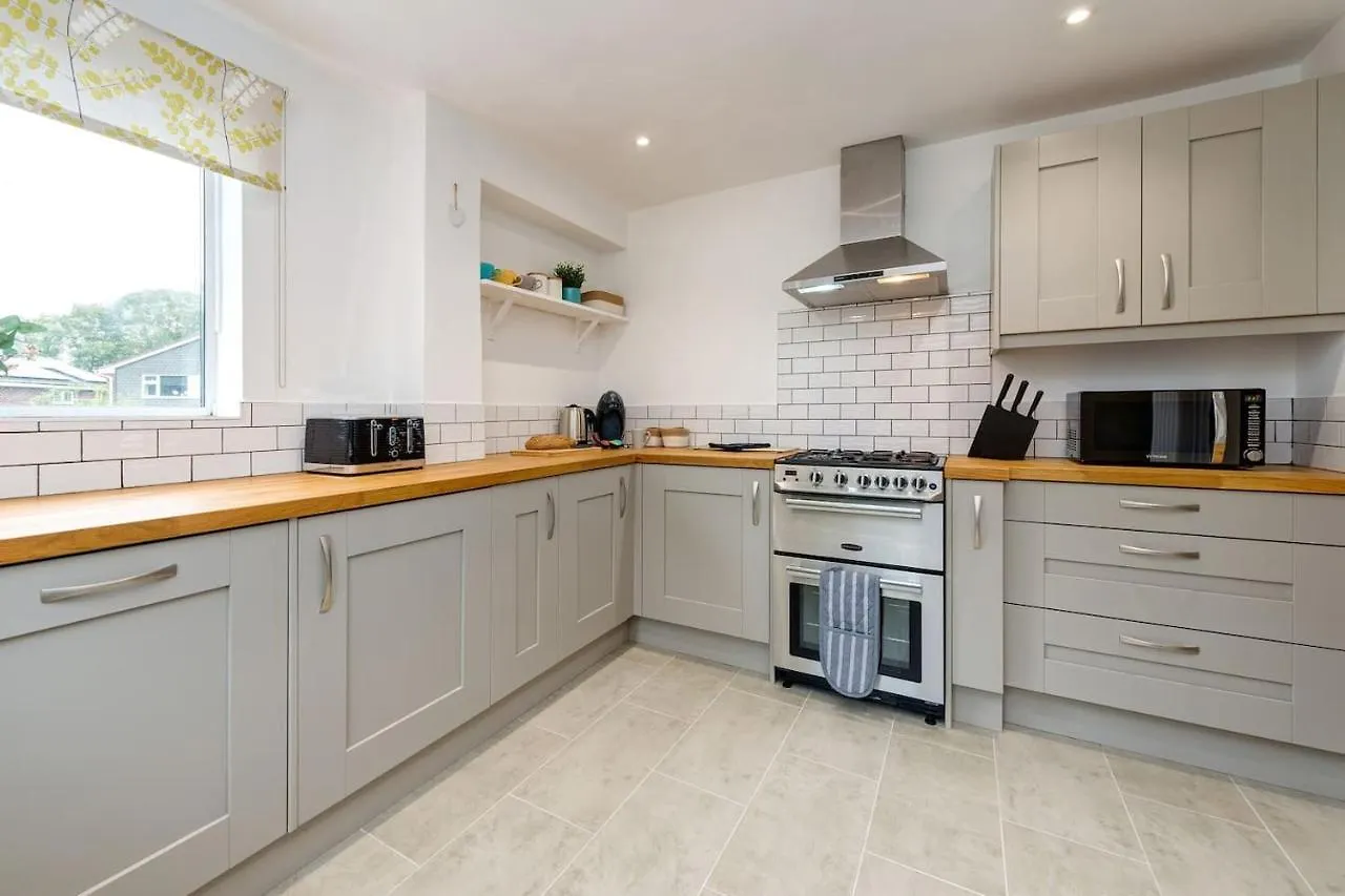 דירה אקסטר Luxury Detached 4 Bedroom House